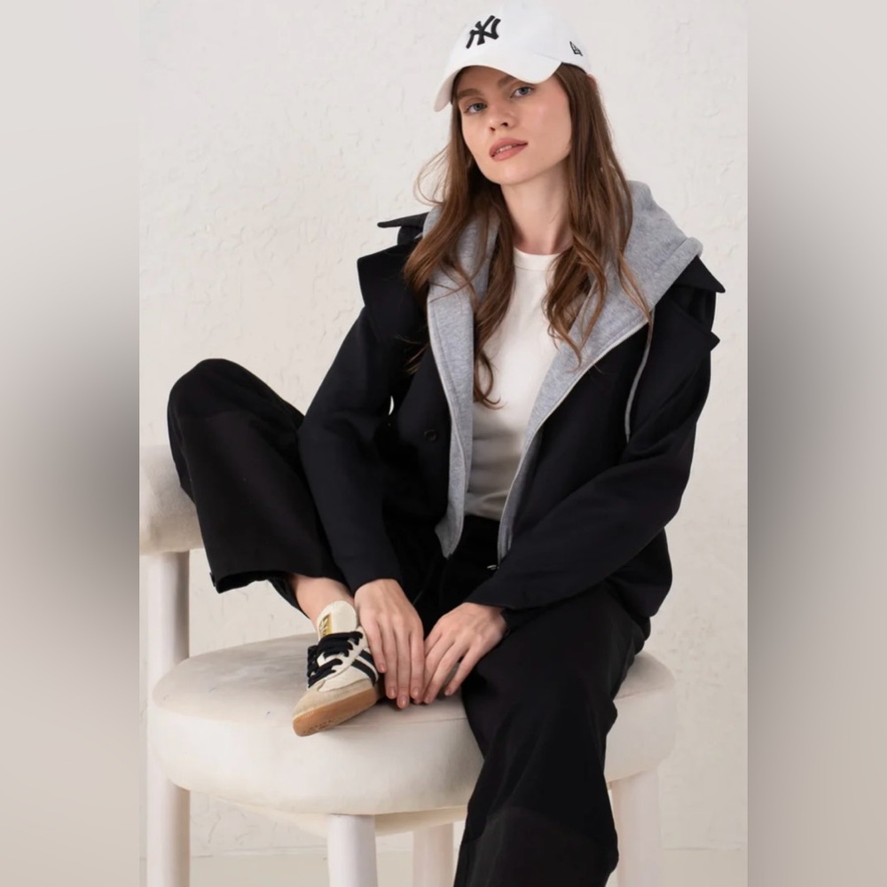 IRIS Los Angeles Black Cropped Peacoat Hoodie Jacket Women’s Medium
